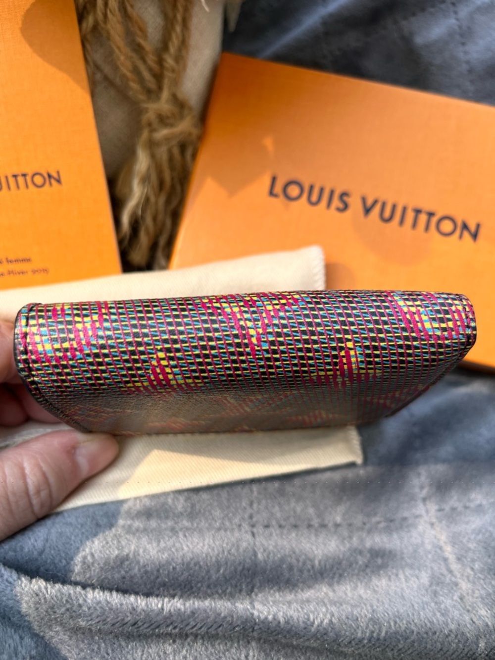✨ RARE ✨ Louis Vuitton LV Pop Zoe Wallet - Limited Edition 2019 - Picture 3 of 10